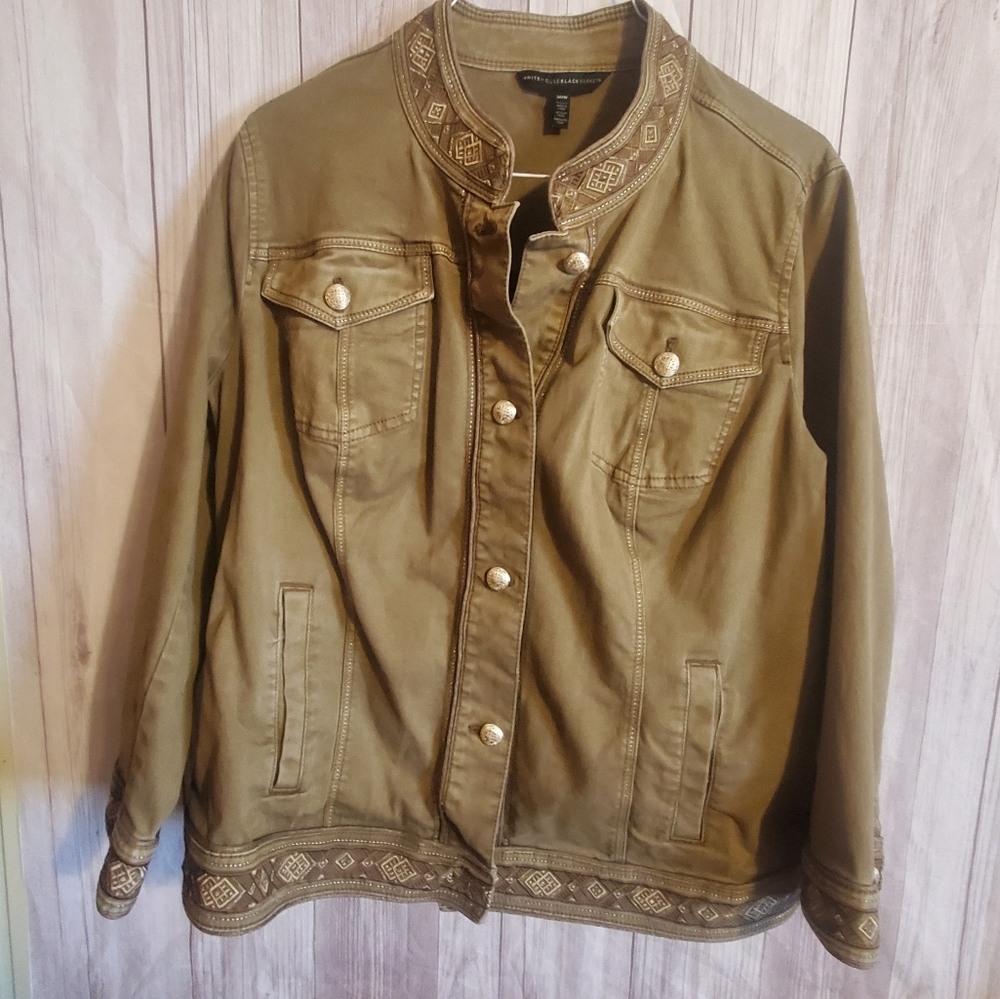 WHITE HOUSE BLACK MARKET SZ 20W. EMBROIDERED JEAN JACKET. BUTTON UP